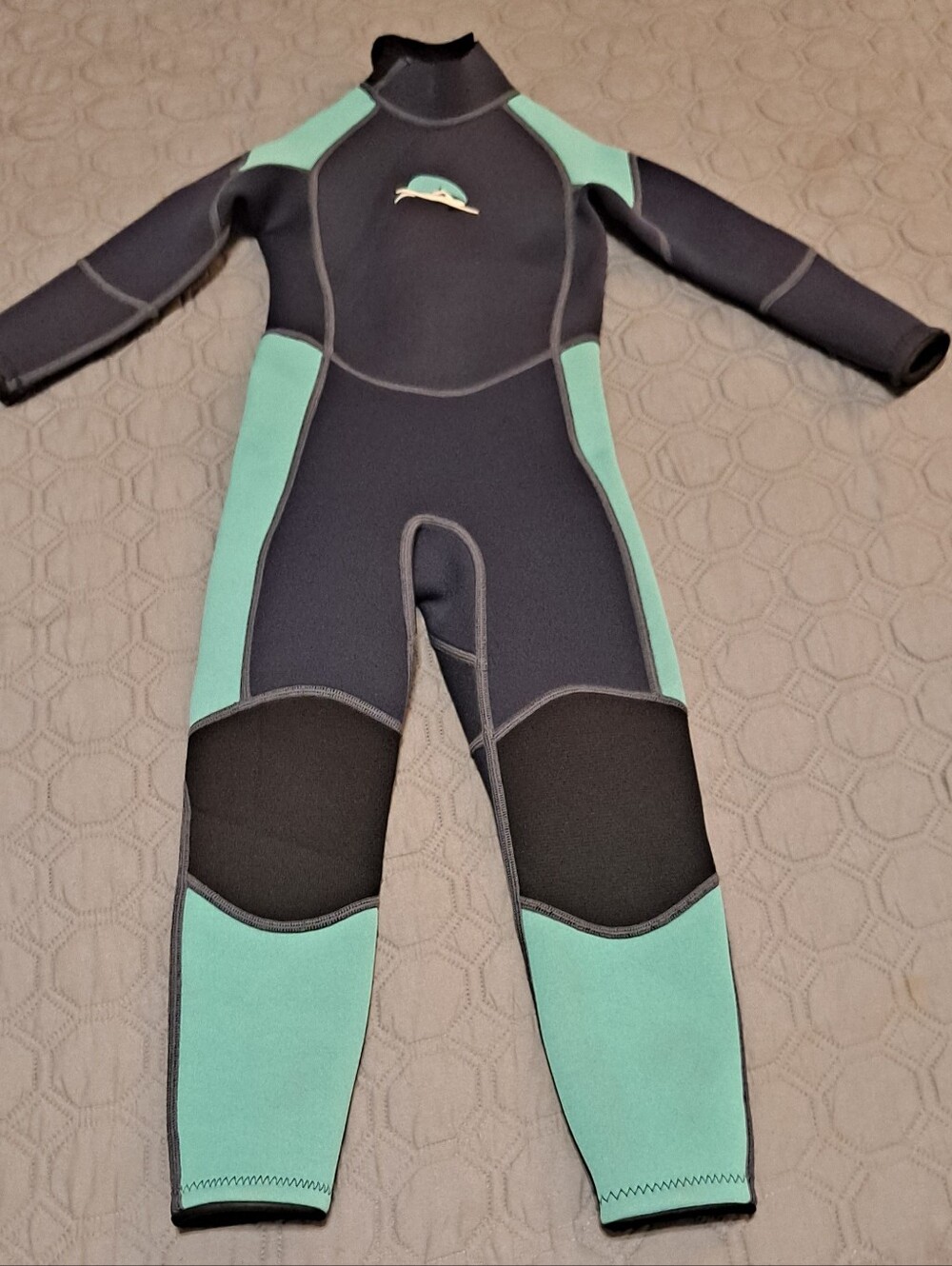 Xuker Youth Full-Body Wetsuit in Black and Teal Sz 4